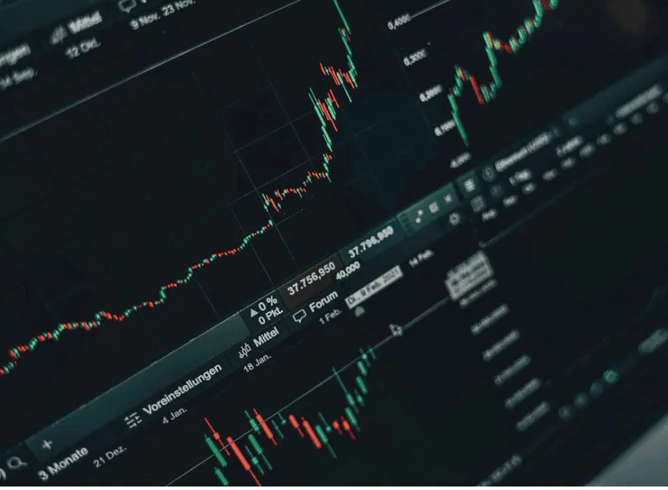 Trade movements on graphs